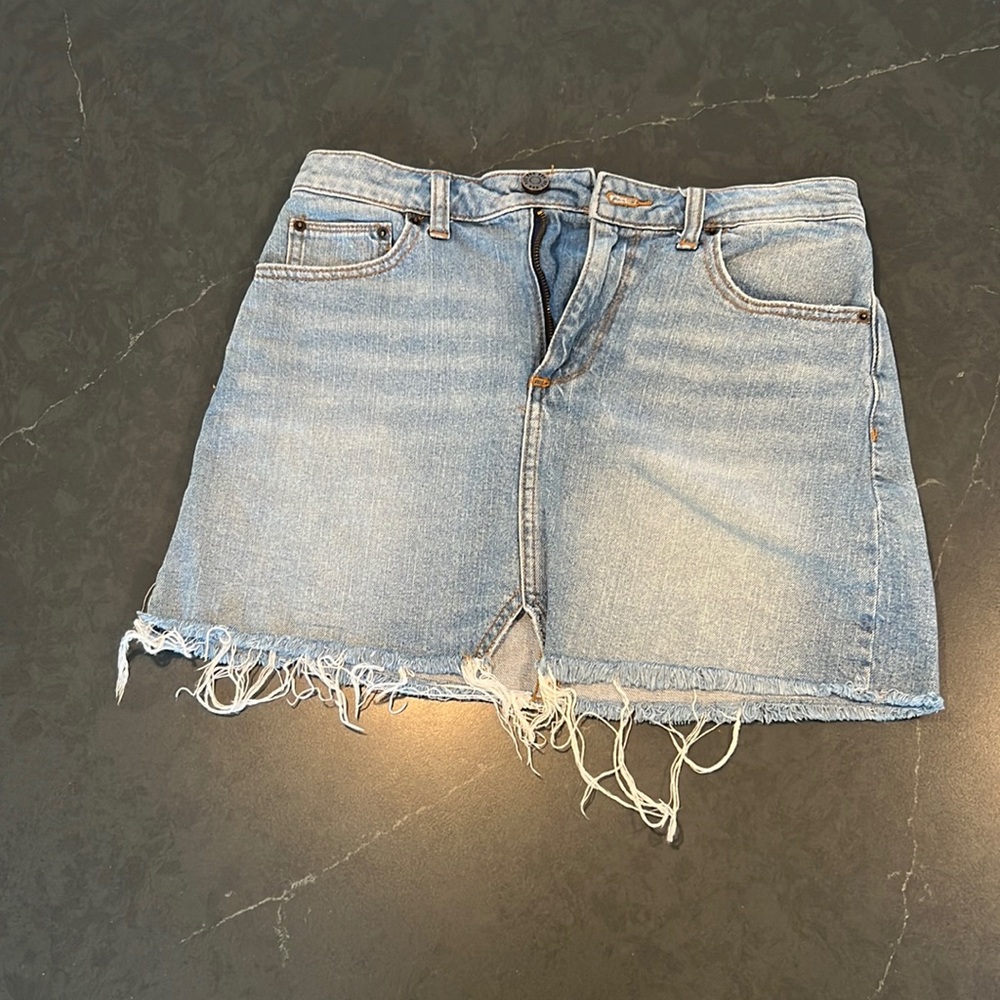 adorable medium wash jean skirt